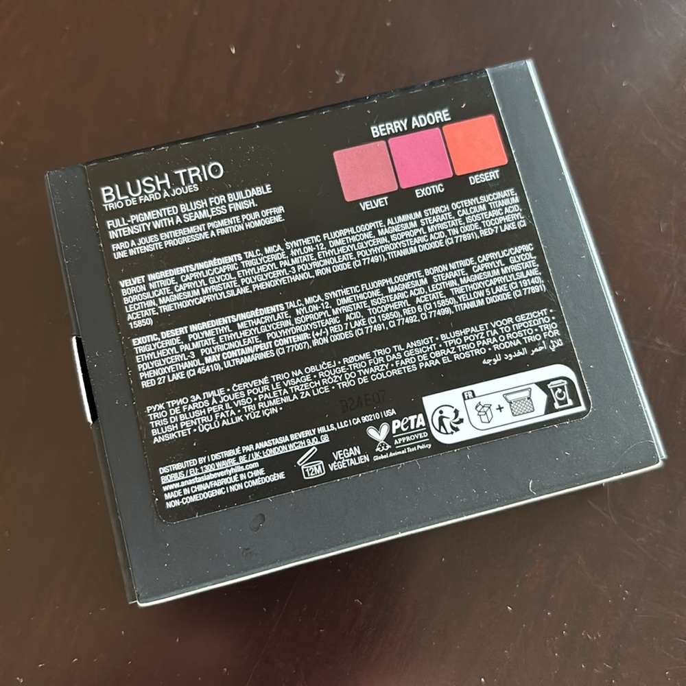 Anastasia Beverly Hills Blush Trio • Berry adore - Picture 4 of 4
